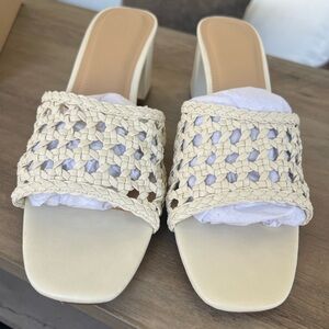 Shoe Dazzle Cream Woven Mules